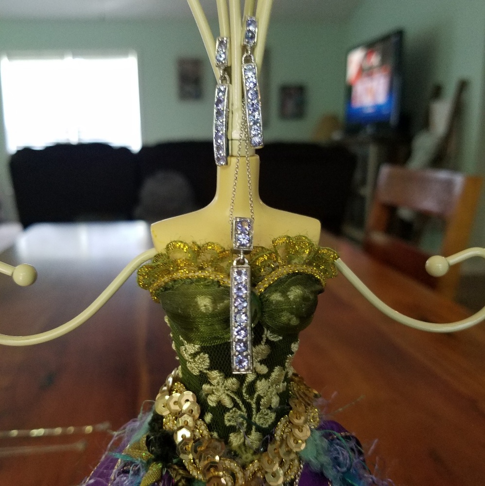 Tanzanite Bar Pendant and Earrings